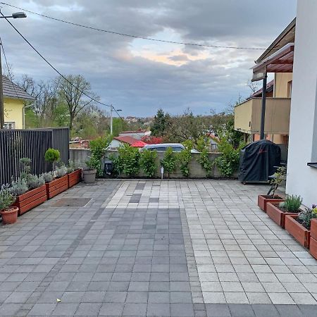 Apartment Maksimir Yard Zagreb Buitenkant foto