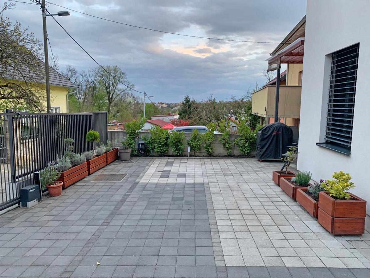 Apartment Maksimir Yard Zagreb Buitenkant foto