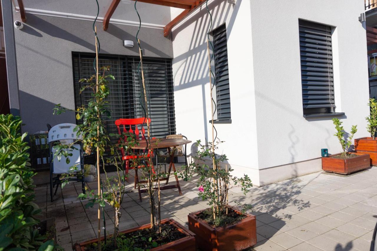 Apartment Maksimir Yard Zagreb Buitenkant foto